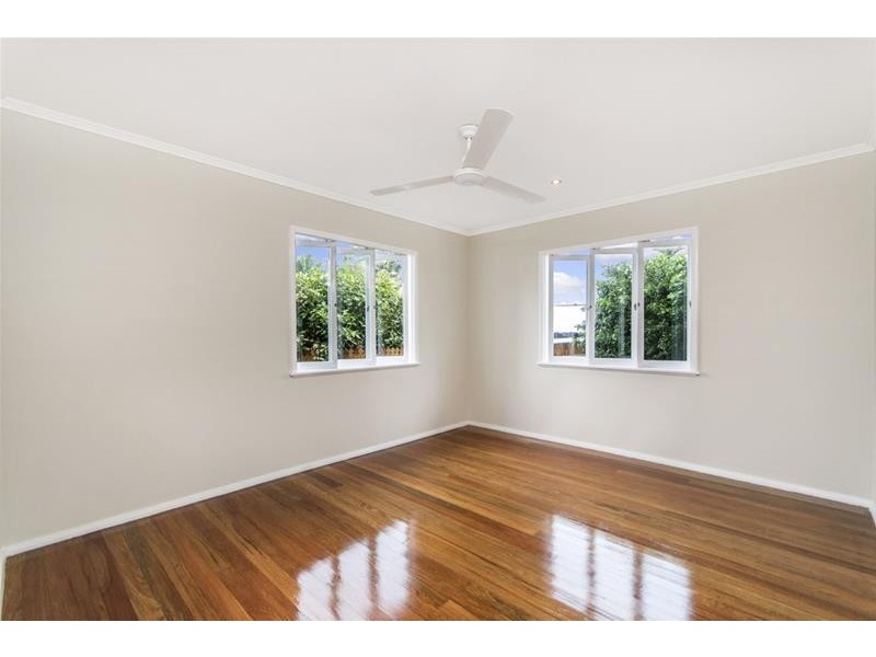 9 Jackson Close, Westcourt QLD 4870