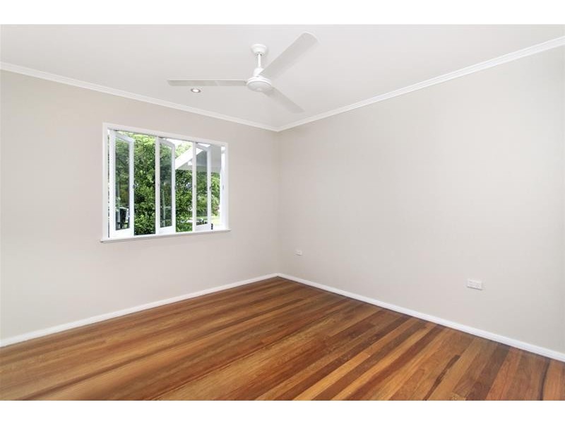 9 Jackson Close, Westcourt QLD 4870