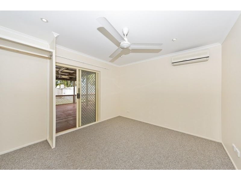 Bentley Park QLD 4869