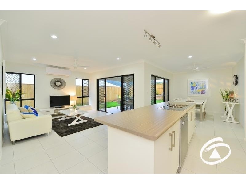 13 Laguna Avenue, Redlynch QLD 4870