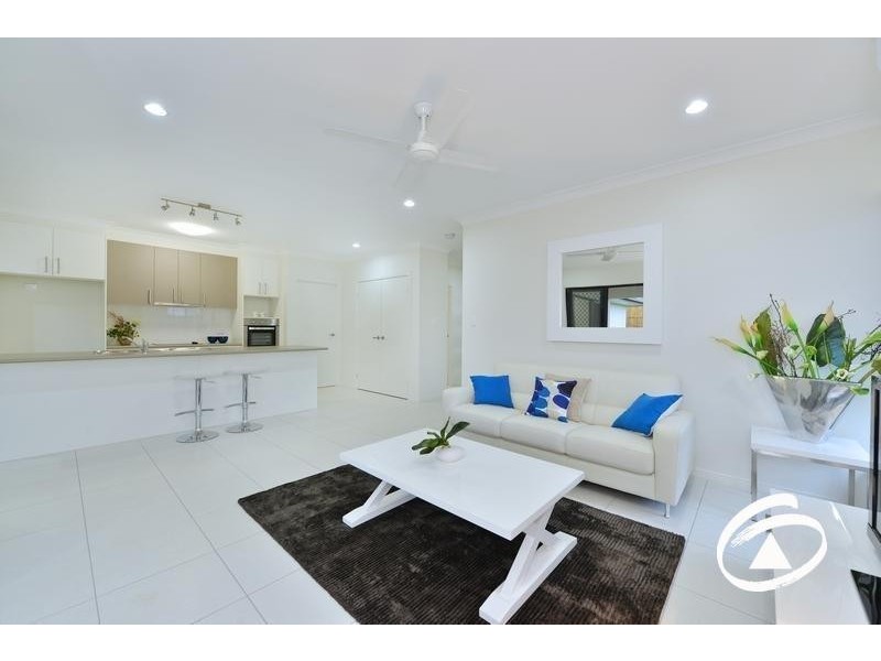 13 Laguna Avenue, Redlynch QLD 4870