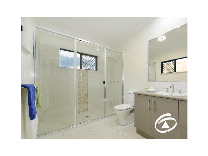 13 Laguna Avenue, Redlynch QLD 4870