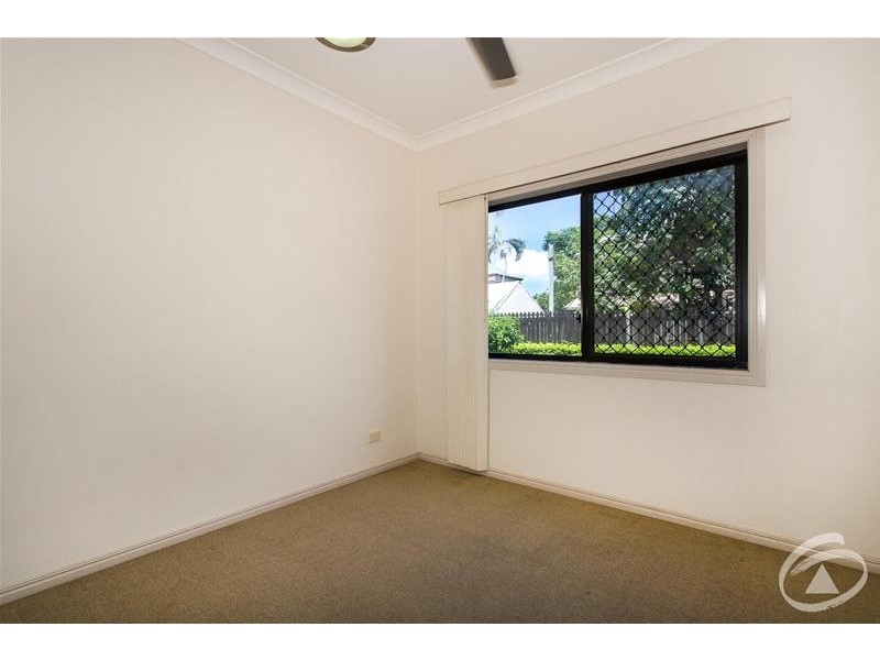 2/378 McLeod Street, Cairns North QLD 4870