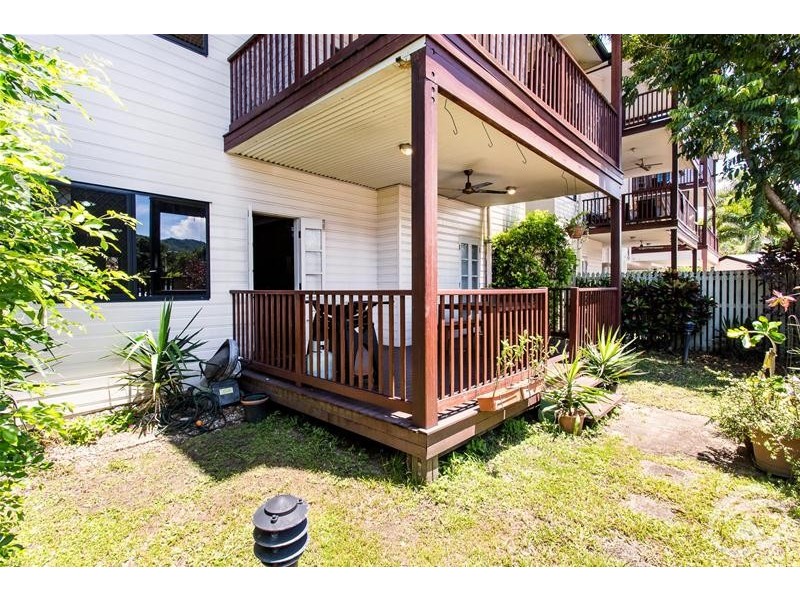 2/378 McLeod Street, Cairns North QLD 4870