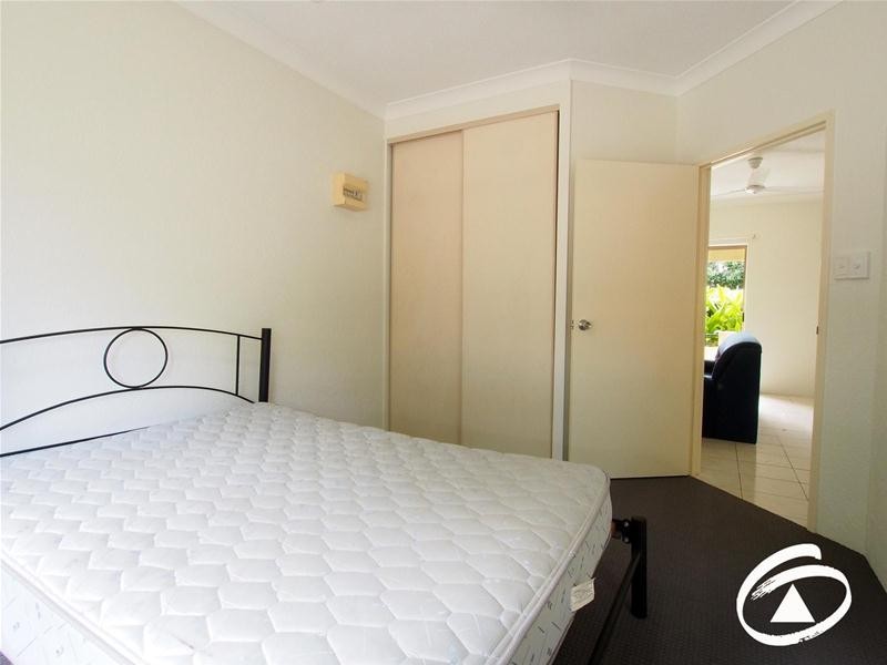 2/217 Spence Street, Bungalow QLD 4870