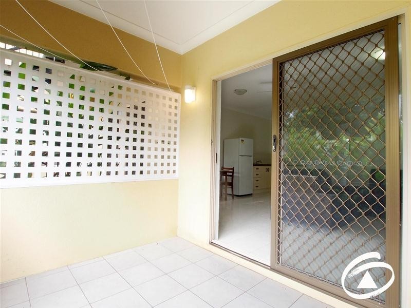 2/217 Spence Street, Bungalow QLD 4870