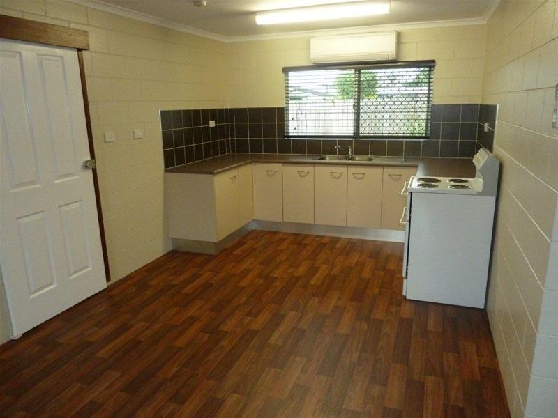 2/15 Mahogany Street, Manoora QLD 4870