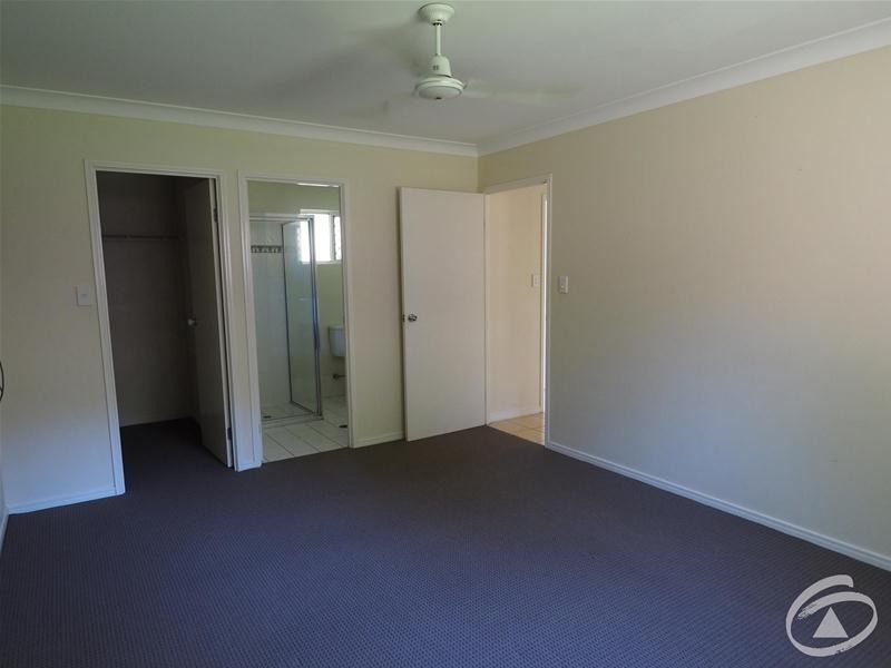 6 Gavin Hamilton Close, Redlynch QLD 4870