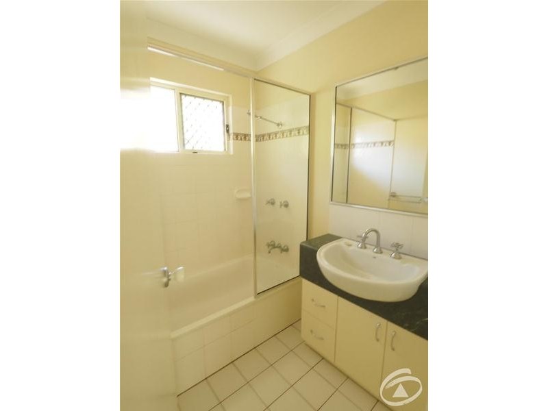 6 Gavin Hamilton Close, Redlynch QLD 4870