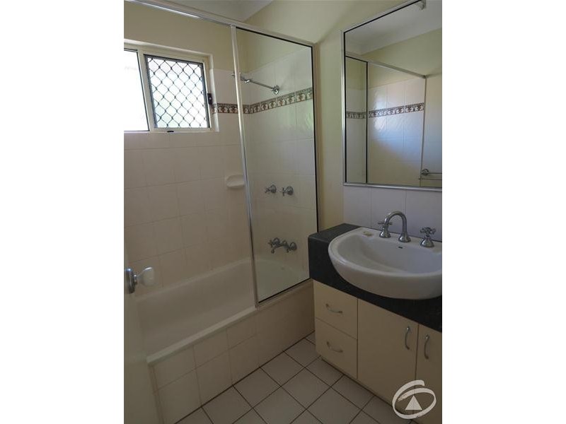 6 Gavin Hamilton Close, Redlynch QLD 4870