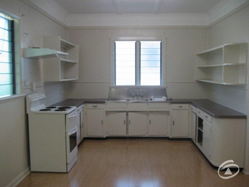 293 McLeod Street, Cairns North QLD 4870