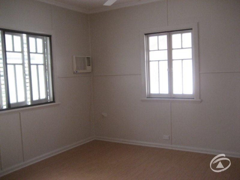 293 McLeod Street, Cairns North QLD 4870