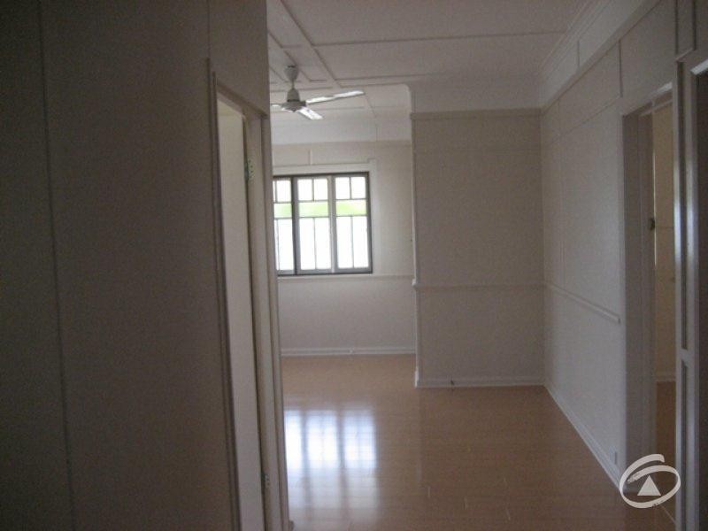 293 McLeod Street, Cairns North QLD 4870