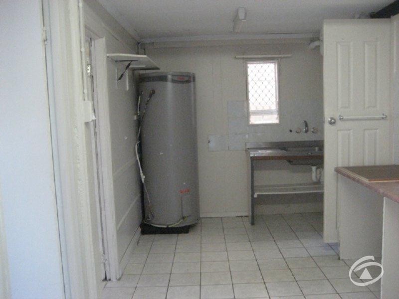 293 McLeod Street, Cairns North QLD 4870