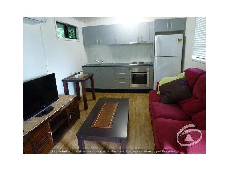 52 Waite  Street, Machans Beach QLD 4878