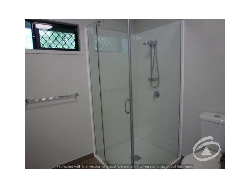 52 Waite  Street, Machans Beach QLD 4878