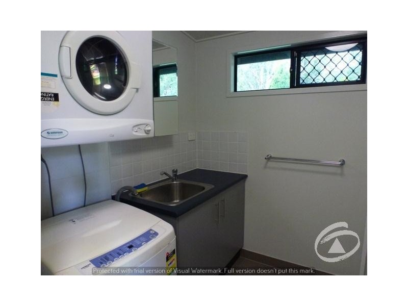 52 Waite  Street, Machans Beach QLD 4878