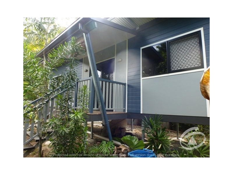 52 Waite  Street, Machans Beach QLD 4878