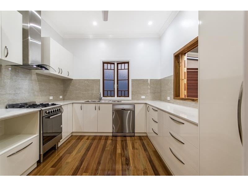 31 Cairns Street, Cairns North QLD 4870