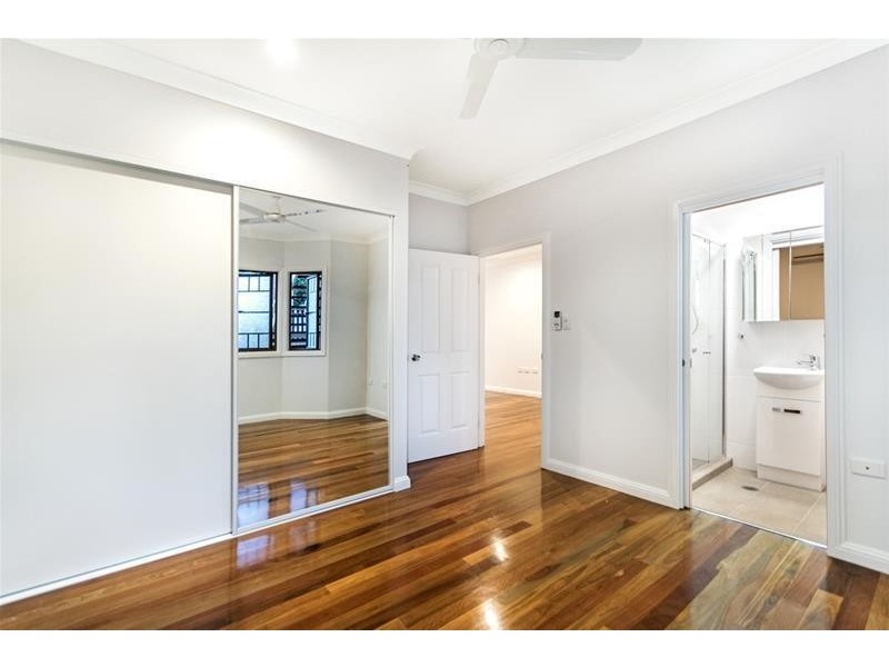 31 Cairns Street, Cairns North QLD 4870