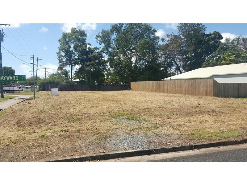 88 Hayward Street, Mooroobool QLD 4870