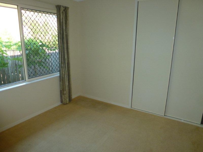 6 Gavin Hamilton Close, Redlynch QLD 4870