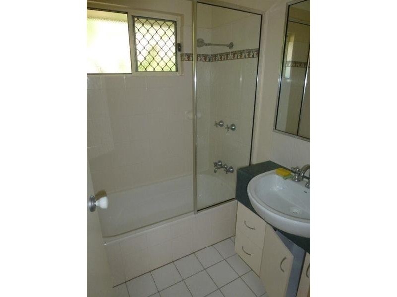 6 Gavin Hamilton Close, Redlynch QLD 4870