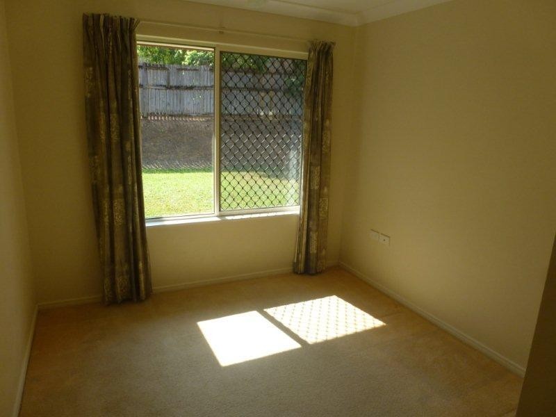 6 Gavin Hamilton Close, Redlynch QLD 4870