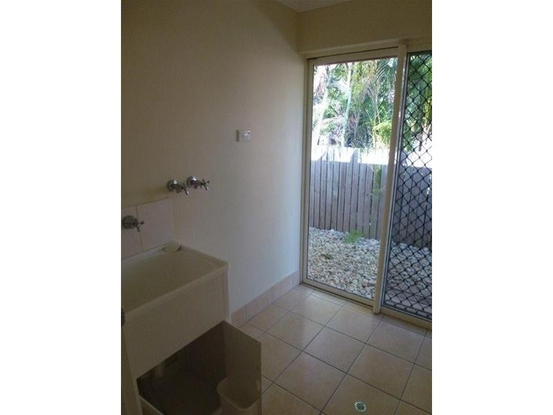 6 Gavin Hamilton Close, Redlynch QLD 4870