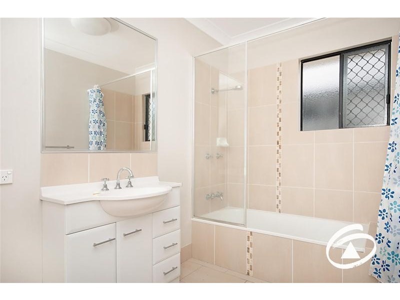 16 Goldberg Close, White Rock QLD 4868