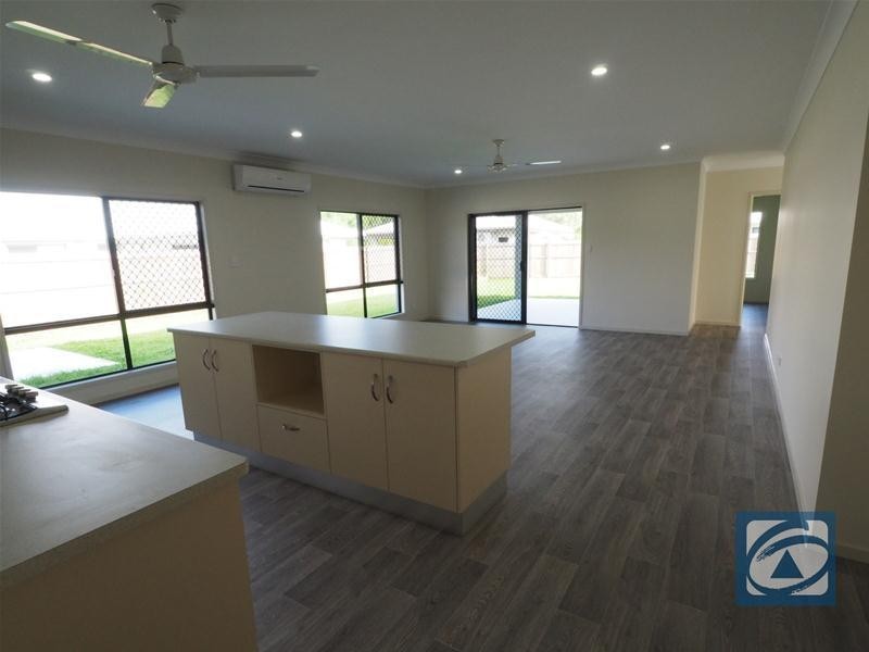 15 Tarantino Crescent, White Rock QLD 4868
