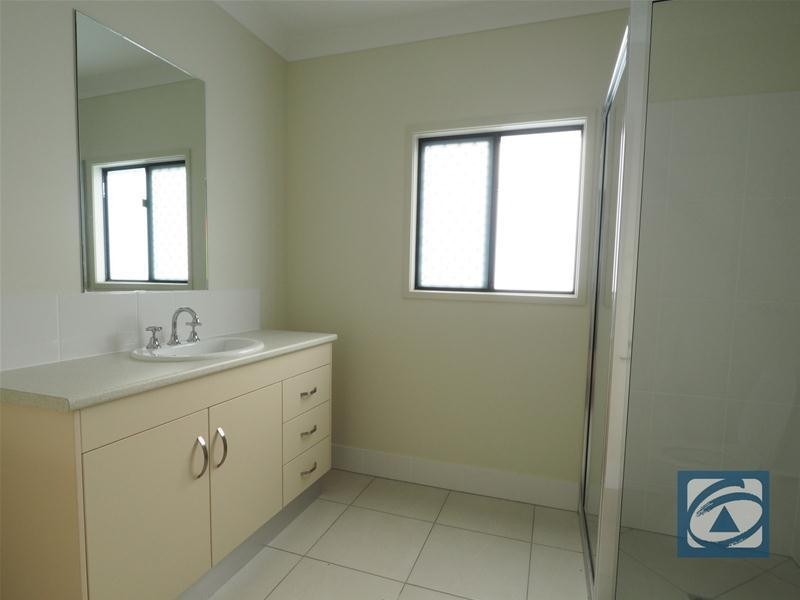 15 Tarantino Crescent, White Rock QLD 4868