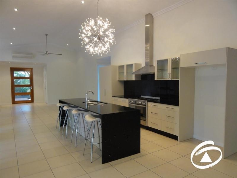 10 Bushlark Place, Smithfield QLD 4878