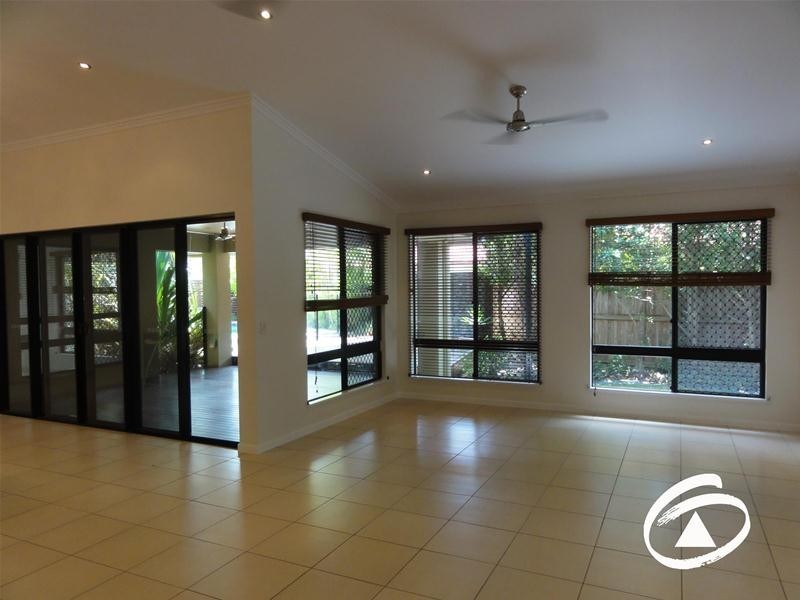10 Bushlark Place, Smithfield QLD 4878