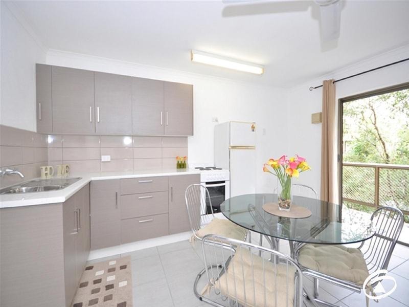 9/2 McPherson Close, Edge Hill QLD 4870