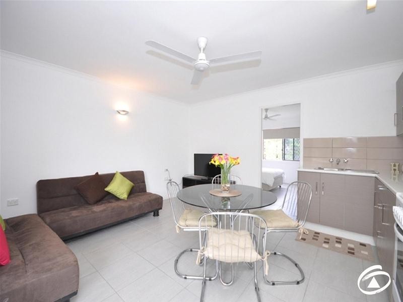 9/2 McPherson Close, Edge Hill QLD 4870