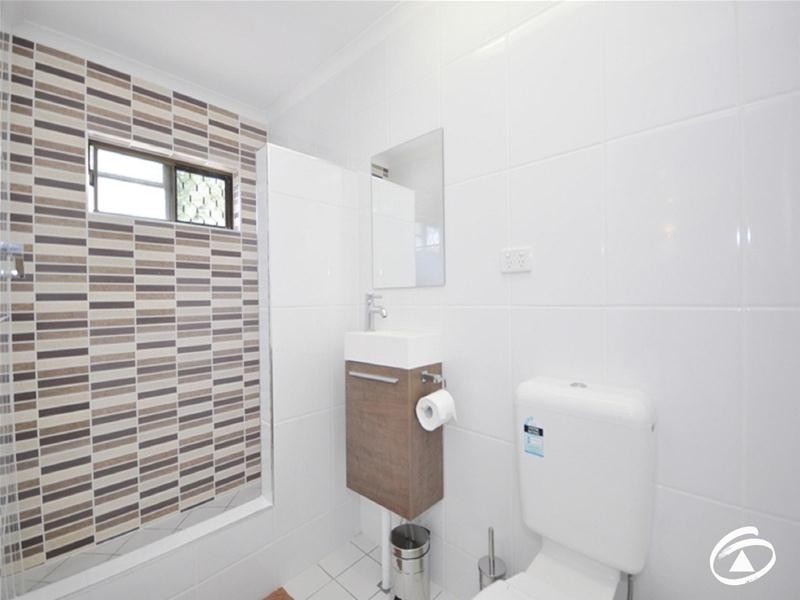 9/2 McPherson Close, Edge Hill QLD 4870