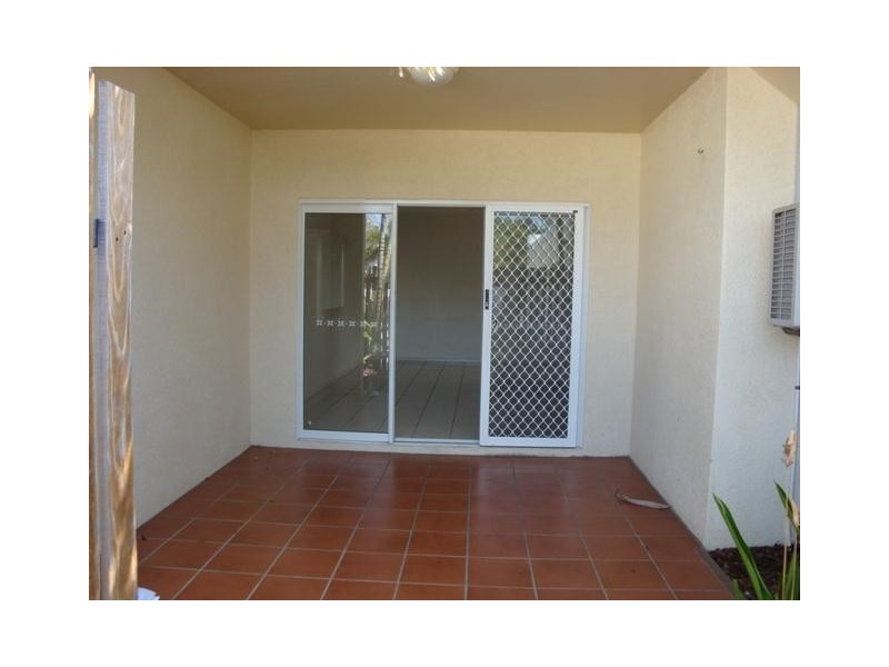 2/16 Ingham Court, Mooroobool QLD 4870