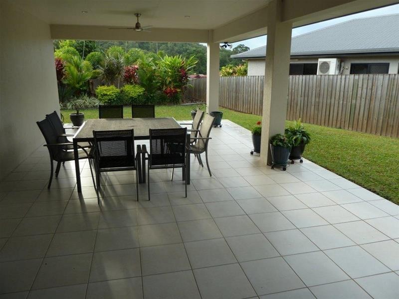 24 Rainbow Street, Kanimbla QLD 4870