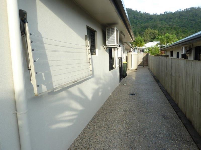 24 Rainbow Street, Kanimbla QLD 4870