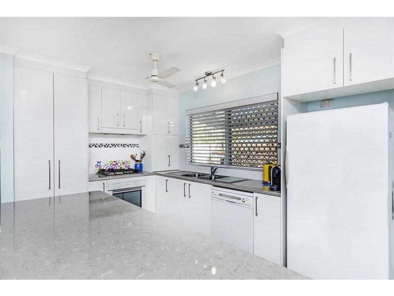 5 McKinlay Street, Whitfield QLD 4870