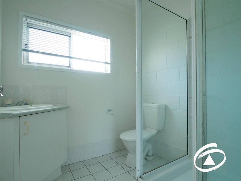 2/4 Atlantic Close, White Rock QLD 4868