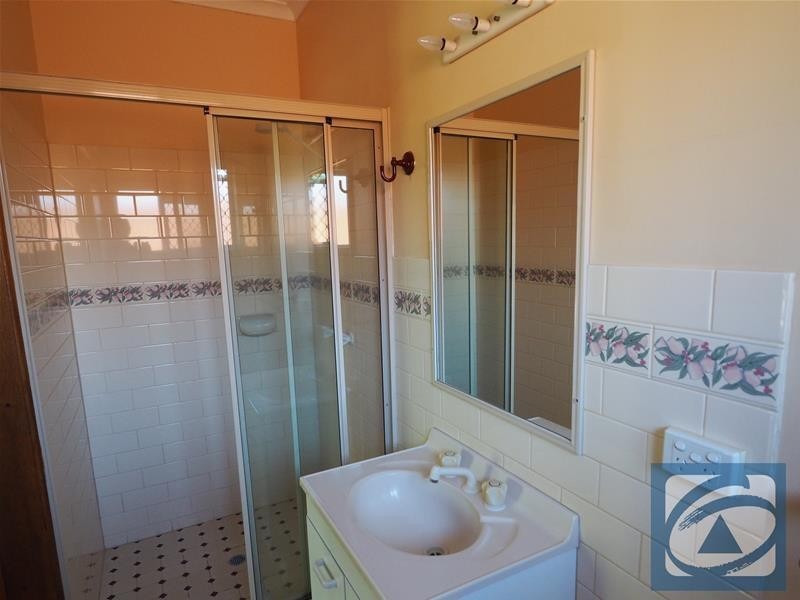 13 Makoo Close, White Rock QLD 4868