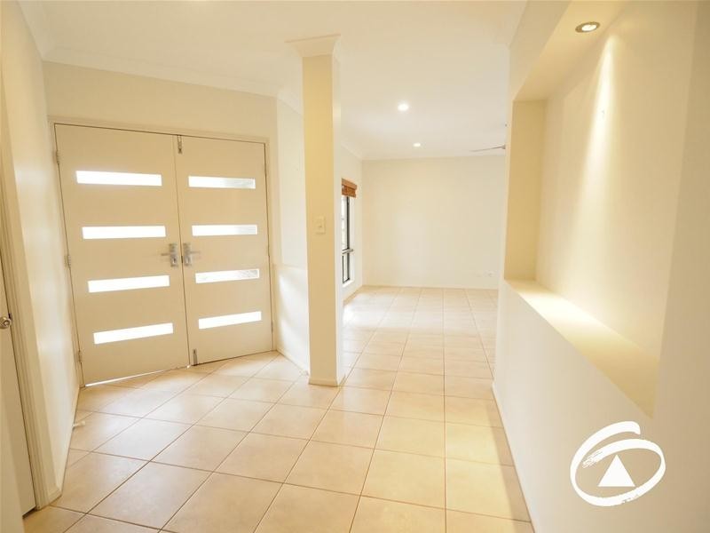 15 Elphinstone Street, Kanimbla QLD 4870