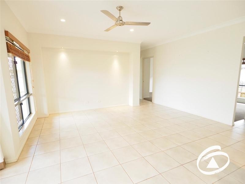 15 Elphinstone Street, Kanimbla QLD 4870