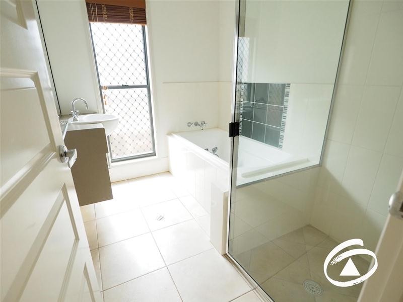 15 Elphinstone Street, Kanimbla QLD 4870