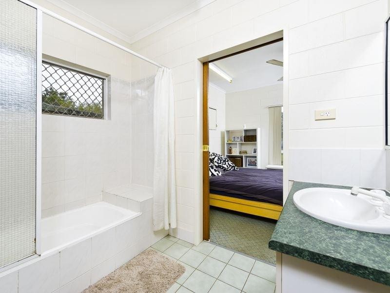 Bentley Park QLD 4869