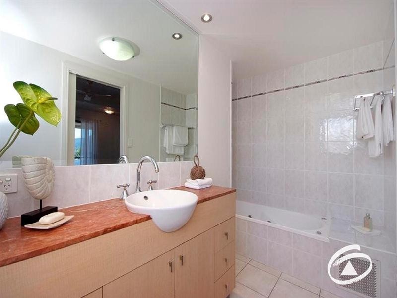 501/3 Abbott Street, Cairns City QLD 4870