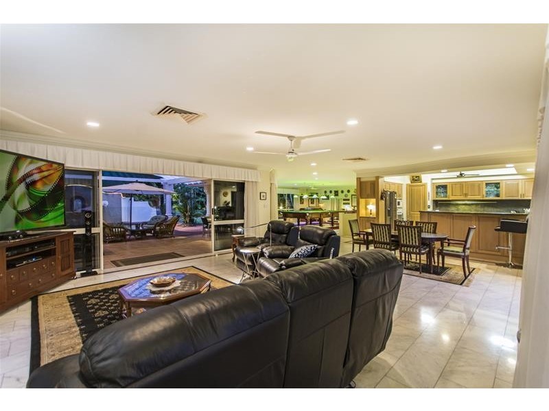 1 East Parkridge Drive, Brinsmead QLD 4870