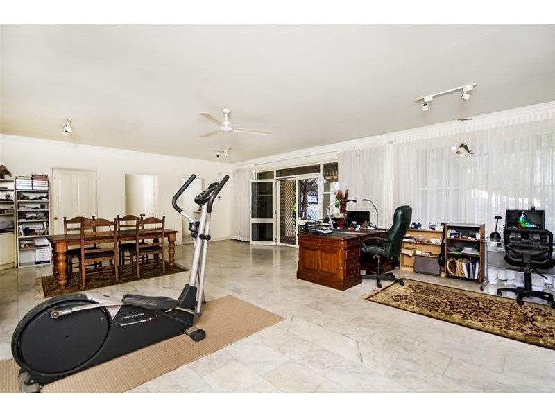 1 East Parkridge Drive, Brinsmead QLD 4870